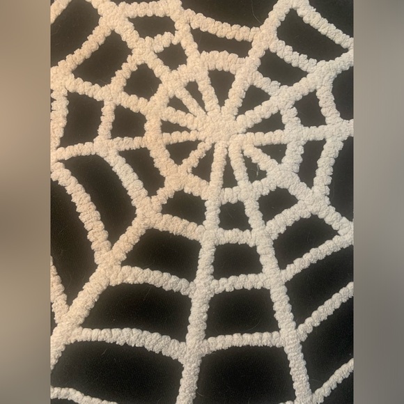 🕸️Round Spiderweb Throw Pillow Halloween - Picture 2 of 3